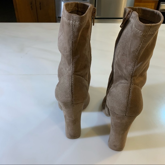 Womens Dark Taupe Agaci Suede High Ankle Block Heels! - Picture 8 of 9
